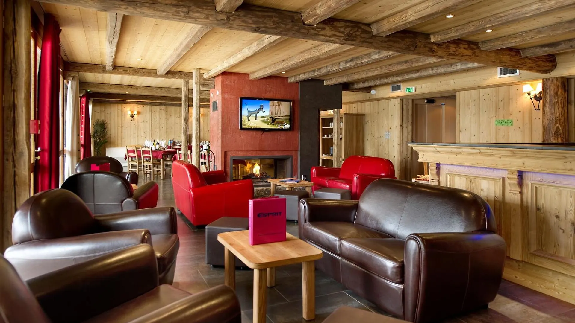Chalet Hotel La Corniche Тинь
